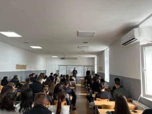 Takim informues i Unioni të Studentëve Shqiptarë me studentët e Universitetit “Haxhi Zeka” në Pejë